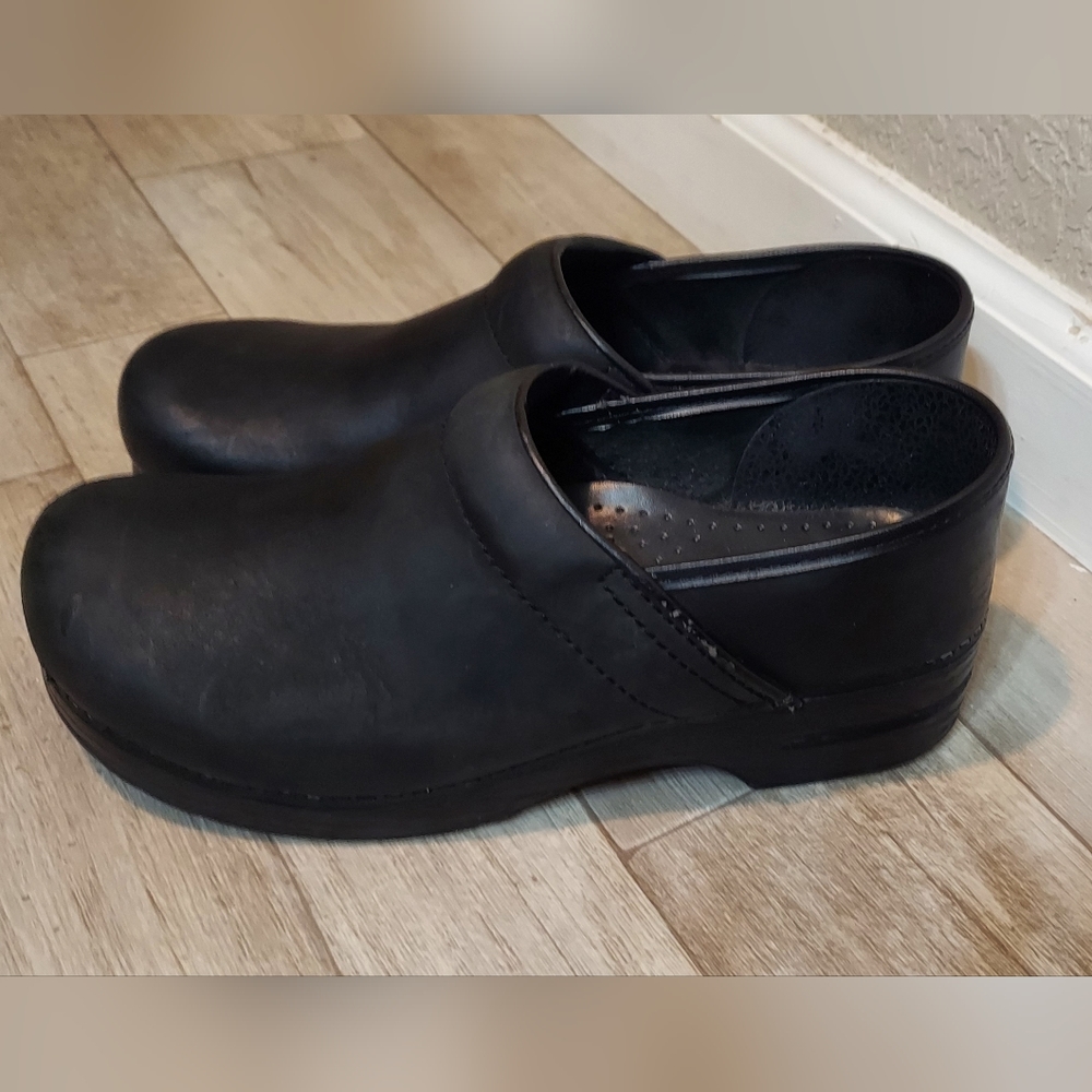 Dansko Leather Clog Women's Professional Black Oiled Size 42 US 12 Slip-on shoes
